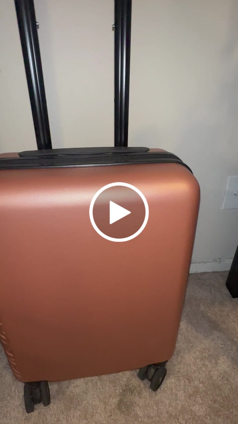 Customer video review of Personal Item Suitcase 3.0+ (GREEN Tab)