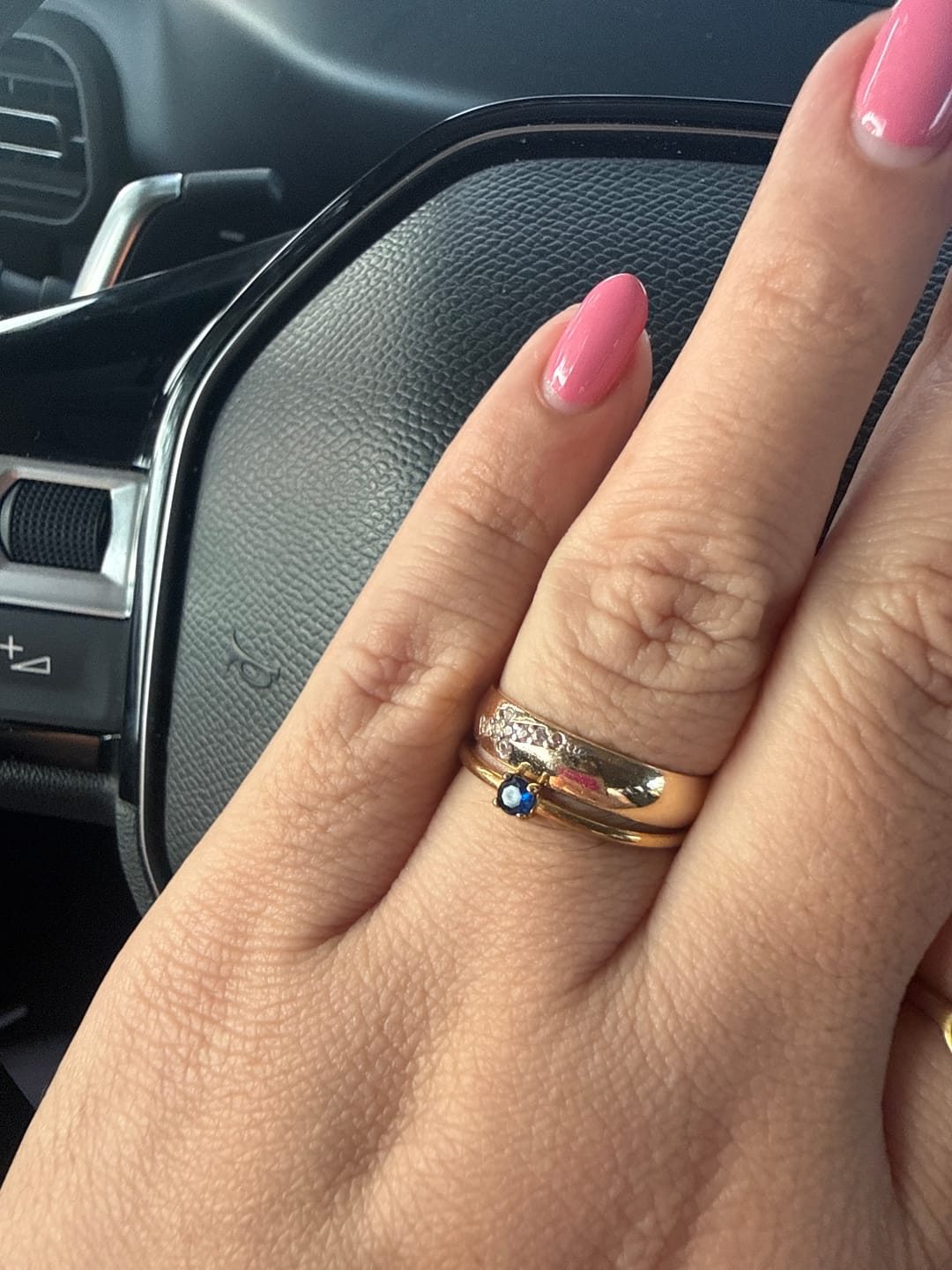 Customer photo review of Anillo Zirconia Birthstone