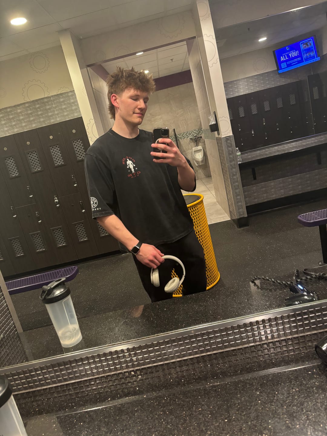 Customer photo review of 4002 - Golds Gym New Age Tees