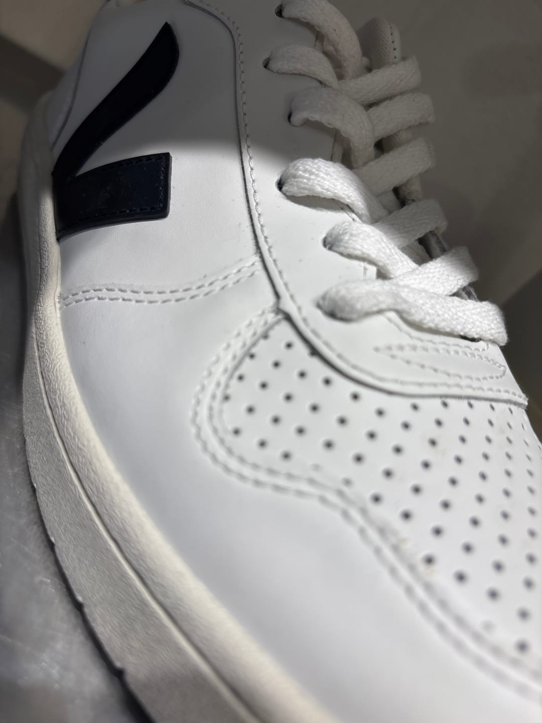 Customer photo review of סניקרס לגברים Veja V-10