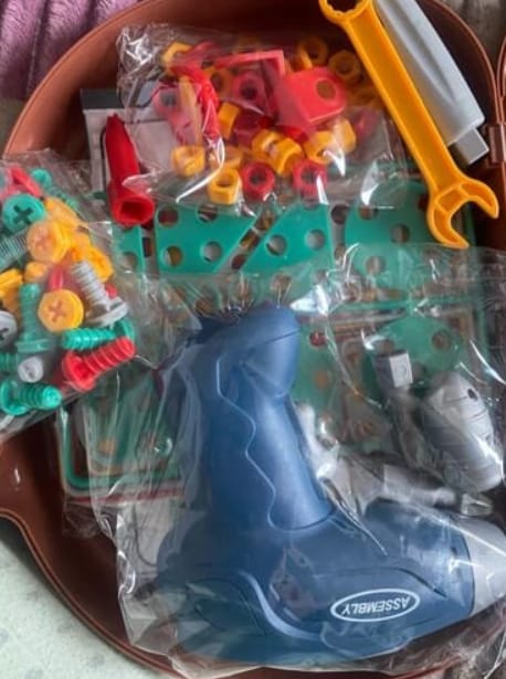 Customer photo review of Kinder Werkbank Spielzeug | Holz Werkzeug Set