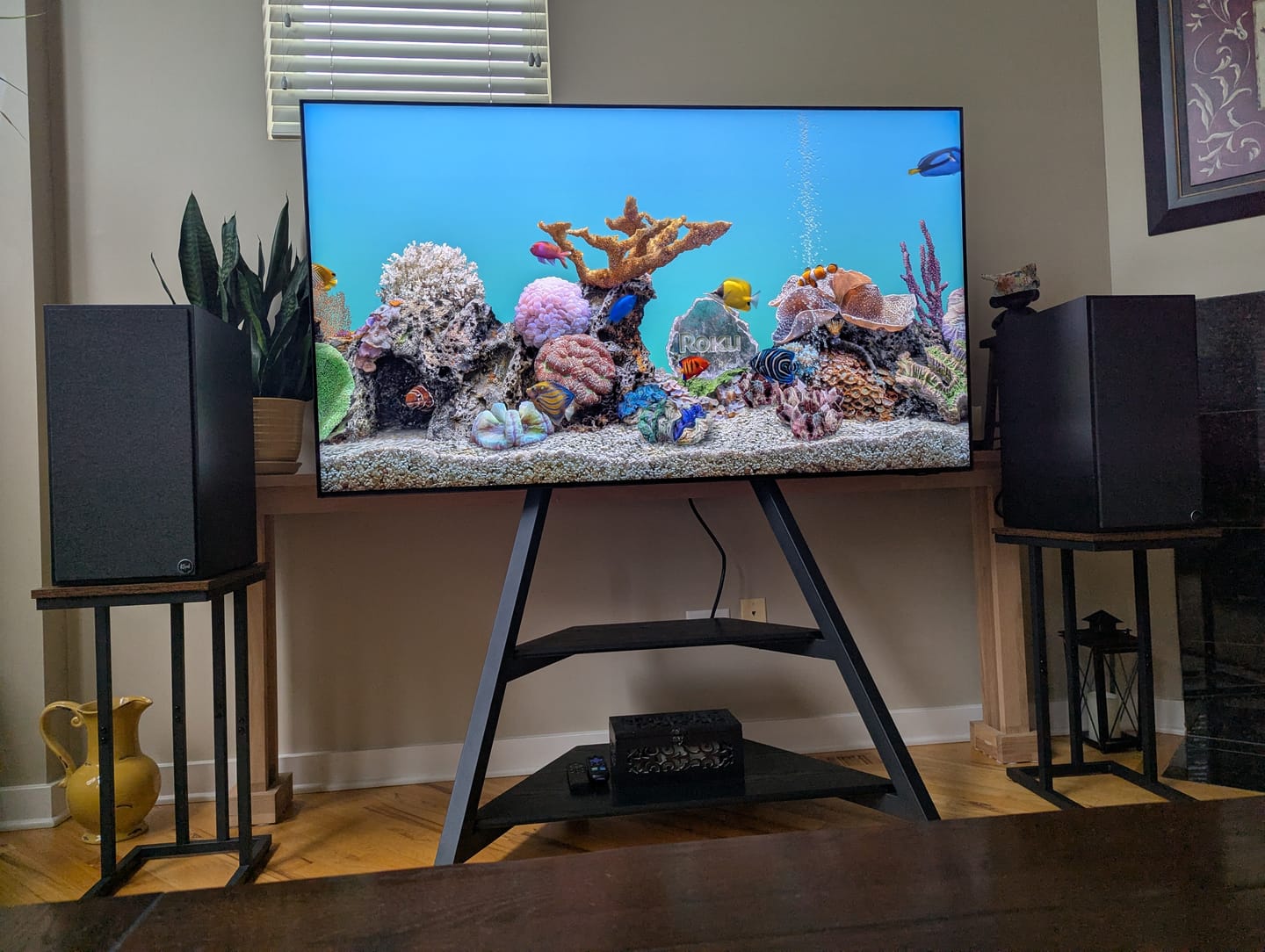 Customer photo review of Eiffel FT75 TV Stand