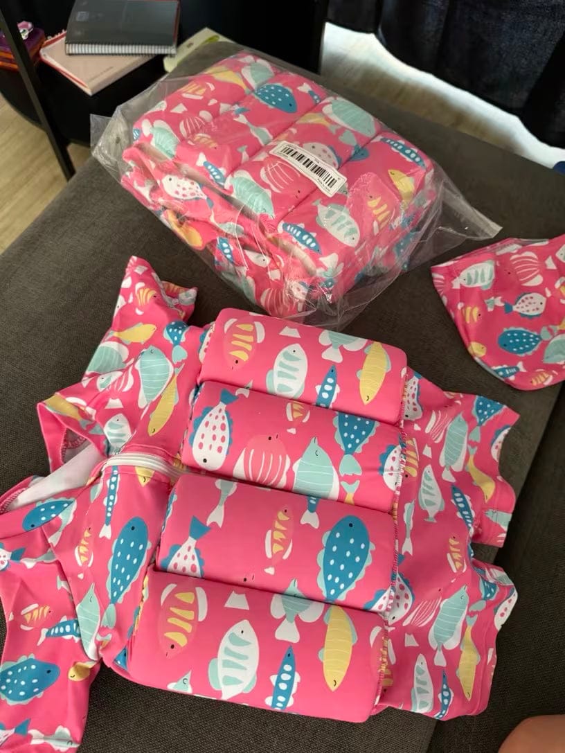 Customer photo review of Kinder Schwimmweste UV Schutz | Schwimmanzug mit Auftrieb