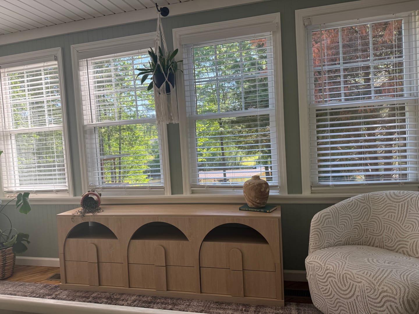Customer photo review of Bijou 70" Modern Arched TV Stand with 6 Drawers