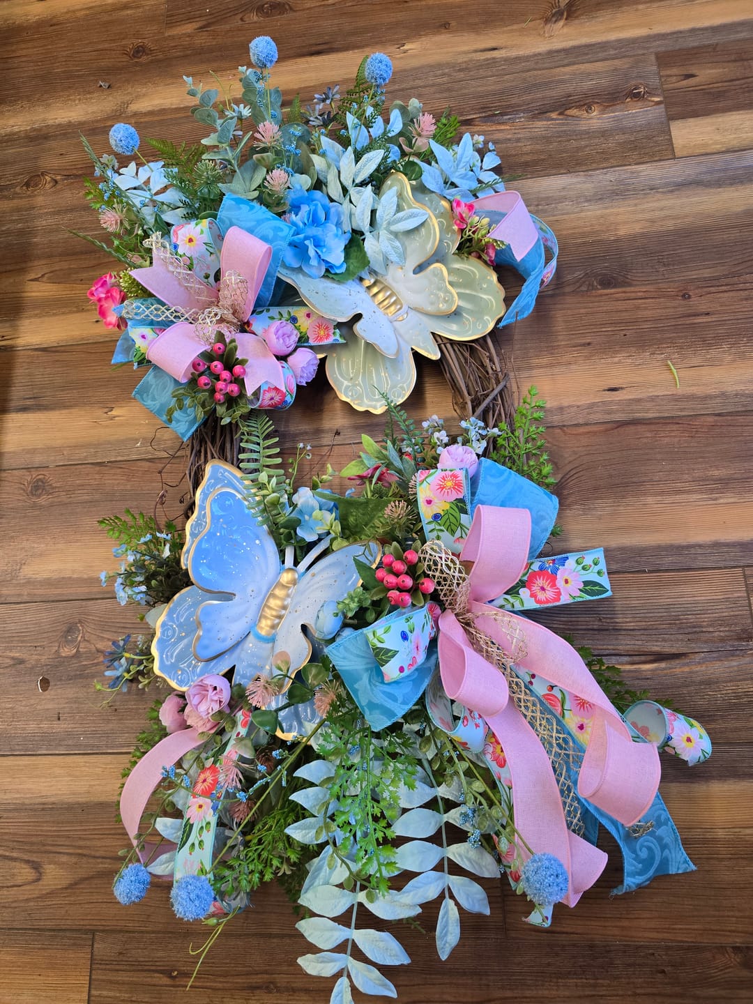 Customer photo review of 16" Oval Grapevine Wreath - DECOE-036