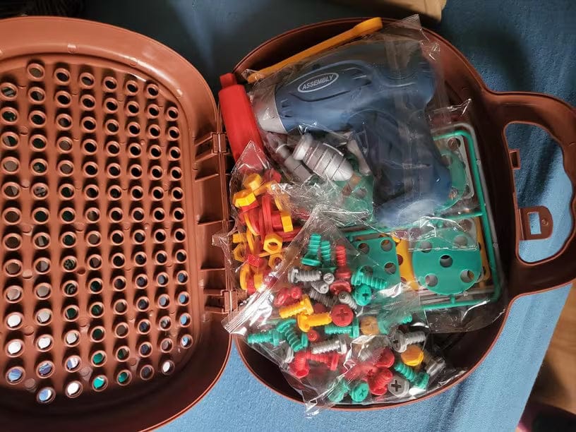 Customer photo review of Kinder Werkbank Spielzeug | Holz Werkzeug Set