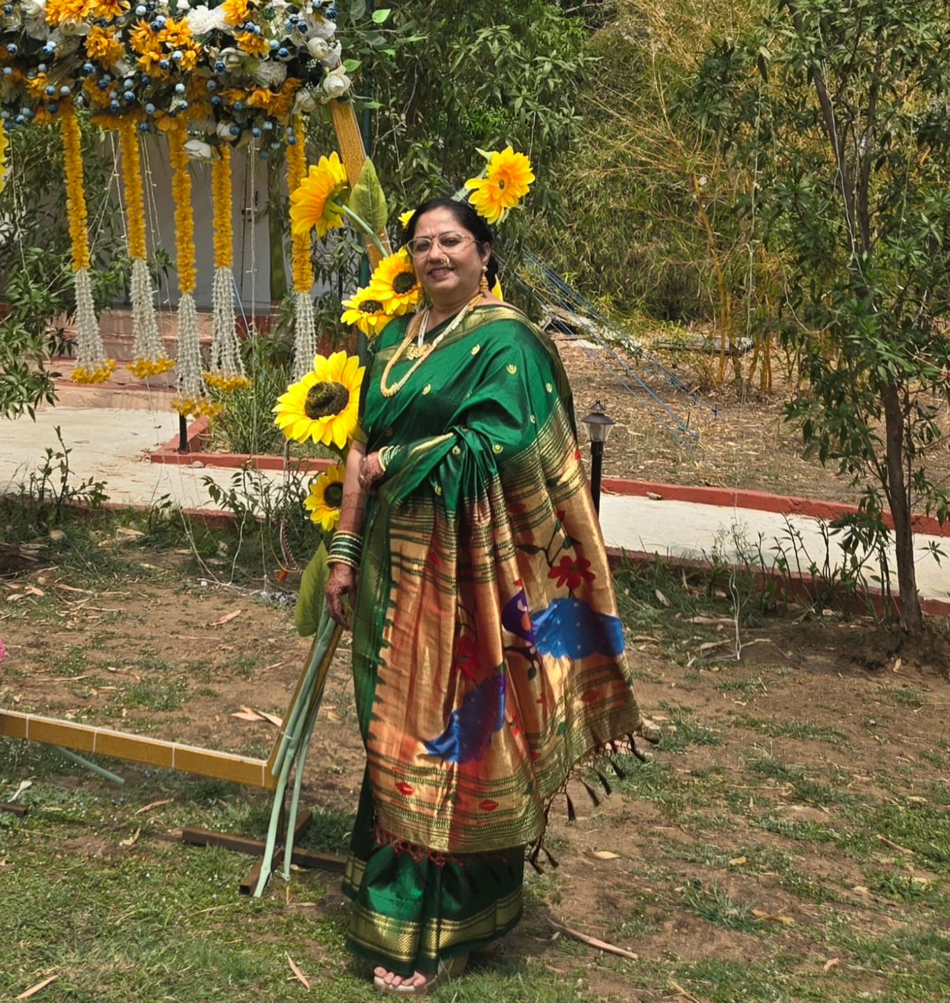 Customer photo review of Shubh Chandrakor ~ Handloom Pure Silk Paithani Saree with Traditional Peacock Pallu ~ Royal Green