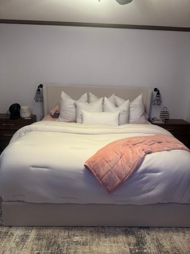Customer photo review of MarshMellow Comforter