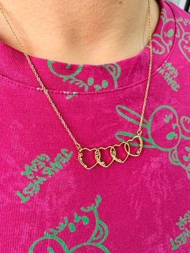 Customer photo review of Colar em Coração com Nome Personalizado