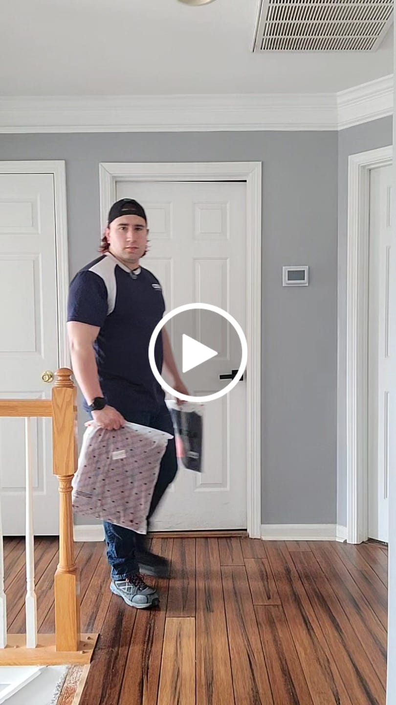 Customer video review of 2005 - Hella Pocket Sweats