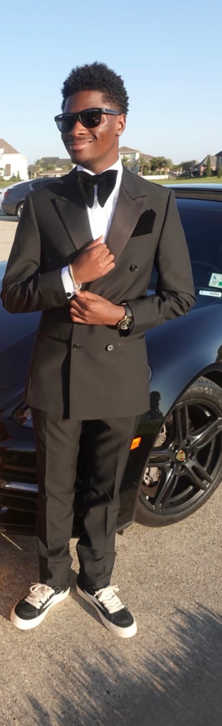 Customer photo review of Old Style Black Velvet Big Bow Tie Wedding Set