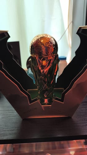 Reseña con foto de un cliente sobre Perfume Unisex Zakat World Cup 80ML EDP