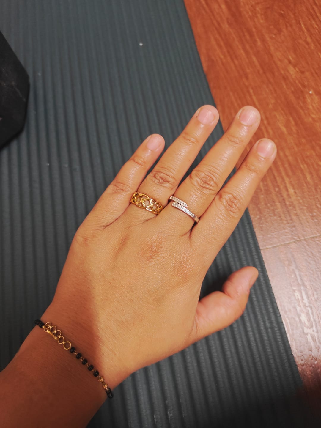Customer photo review of Interlocking Gold Ring