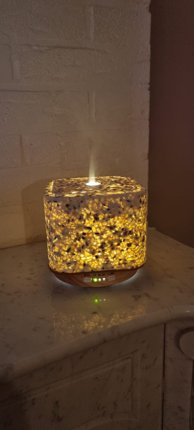Customer photo review of Living Green- Geurwolkje® Aroma Diffuser - Terrazzo Kubus - 200 ml