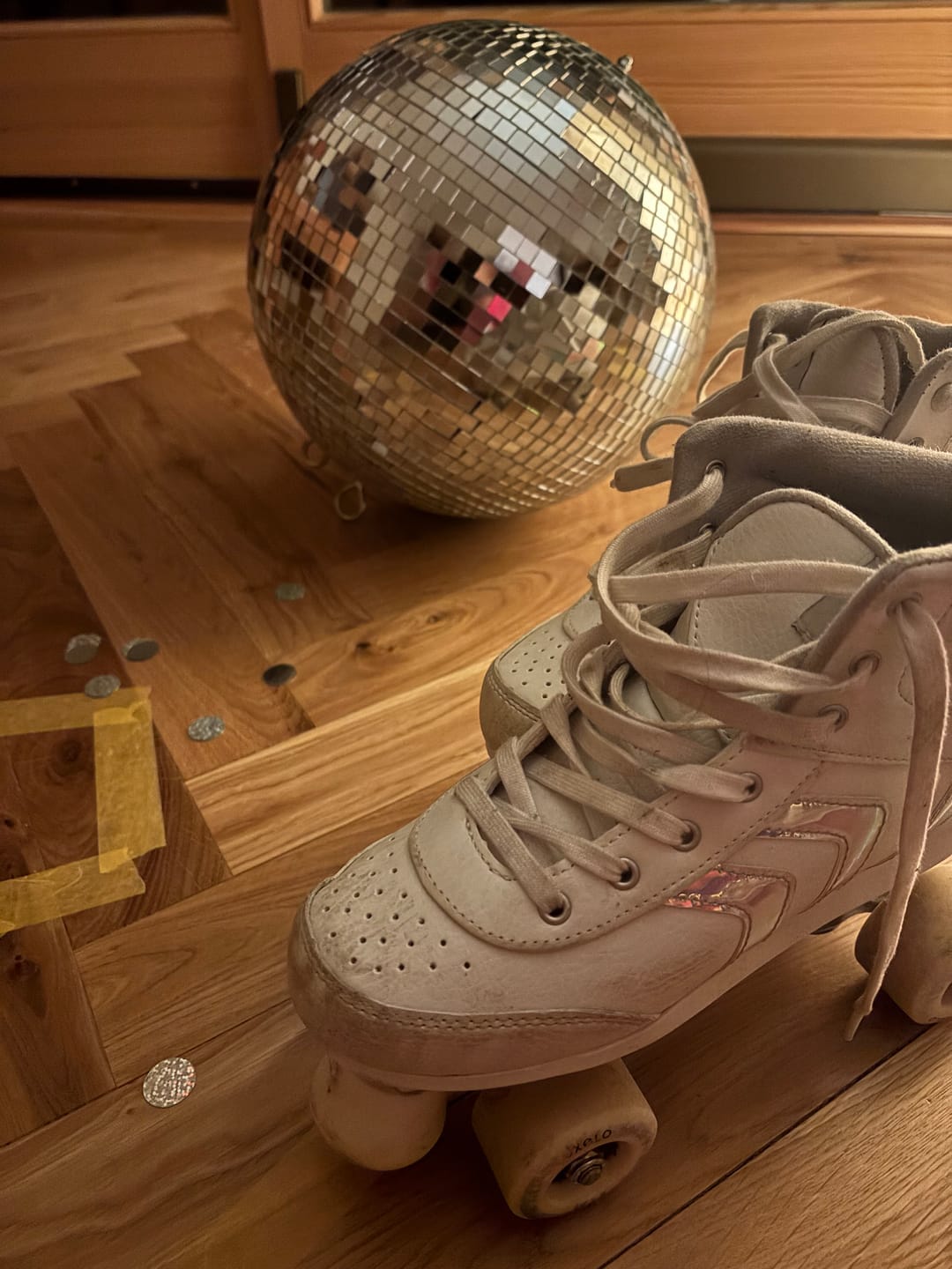 Customer photo review of Disco Drama – Mord auf der Rollschuhbahn