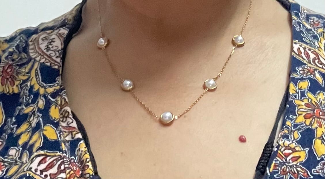 Customer photo review of Vintage Trapezium Pearl Necklace
