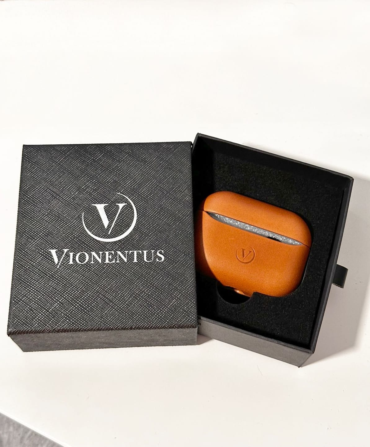Customer photo review of Prime VN630 Leather AirPods Pro 3 Case