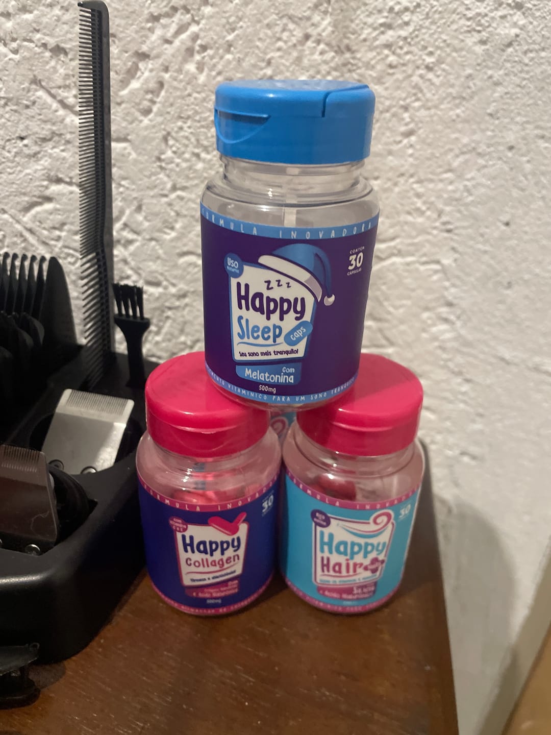 Customer photo review of Happy Hair 2 Potes + 1 Melatonina Grátis + 1 Colágeno Grátis