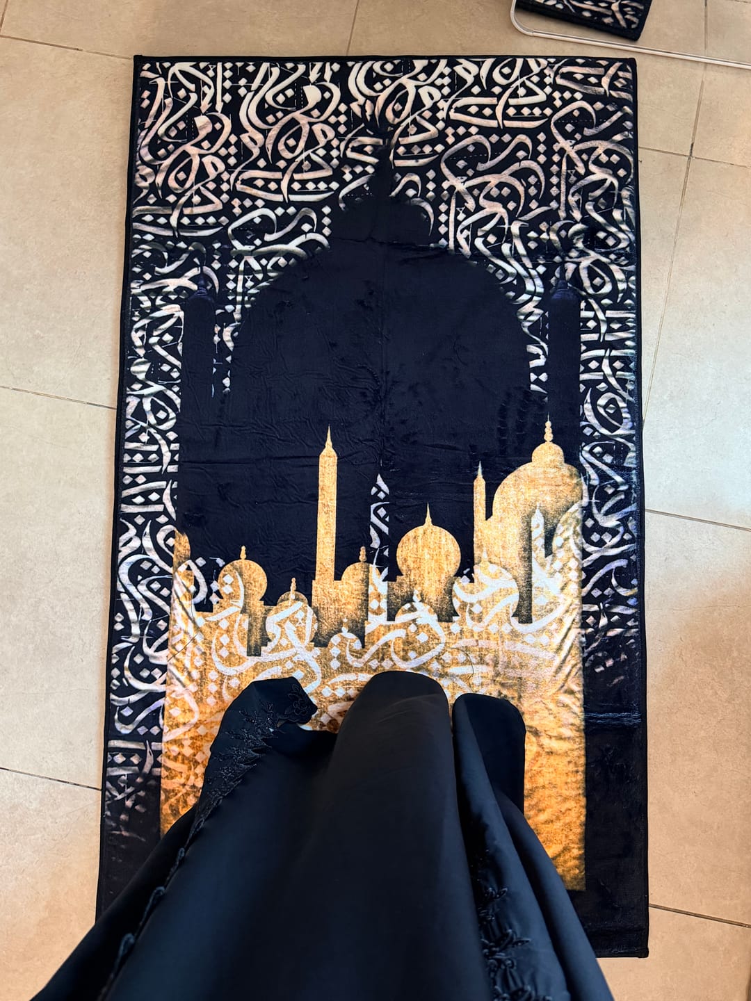 Customer photo review of Dark Arabic Calligraphy  Padded Prayer Mat