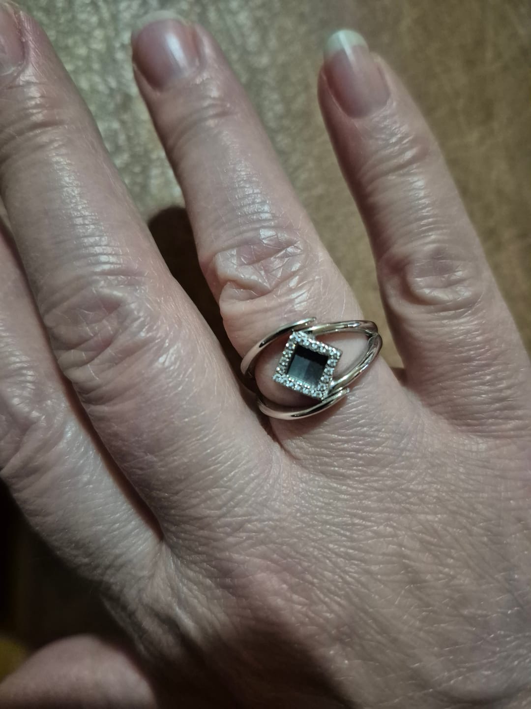 Customer photo review of TANAOR Classic Ring