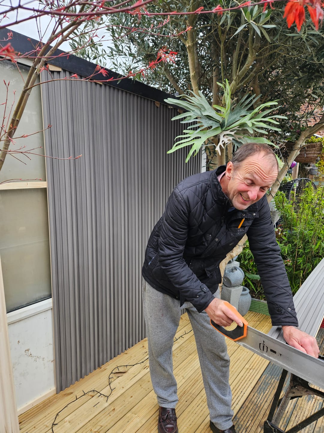 Customer photo review of Exterior Seamless Outdoor Panels 2.4m × 2.4m (16 Panels Per Pack) Multiple Colours