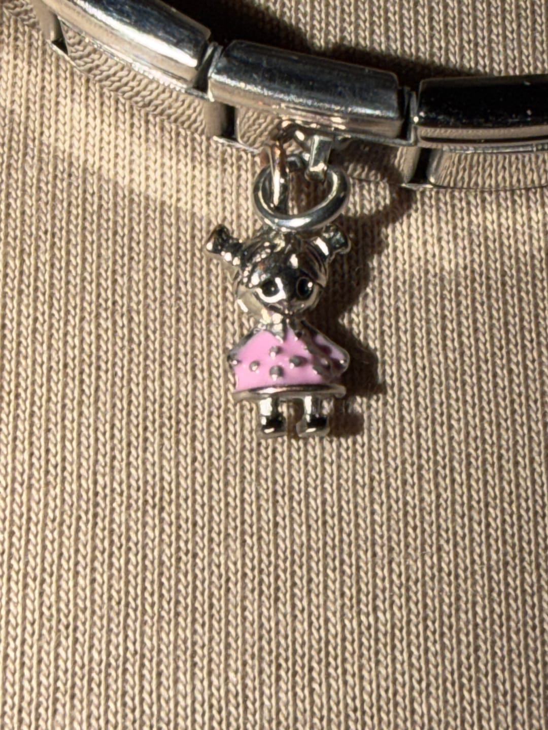 Customer photo review of Charm Niña