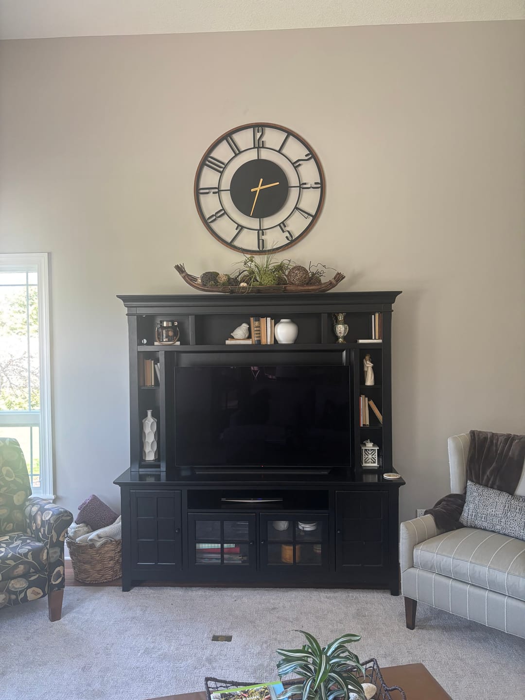 Customer photo review of METAL WALL CLOCK with Wooden Corners