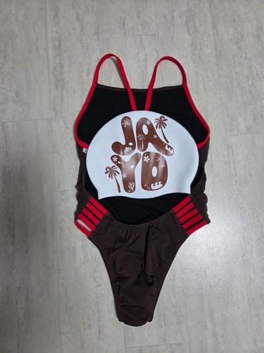 Customer photo review of LENNOX ONE PIECE - Cacao|Ruby