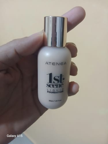 Customer photo review of BASE DE MAQUILLAJE LÍQUIDA 1ST SCENE