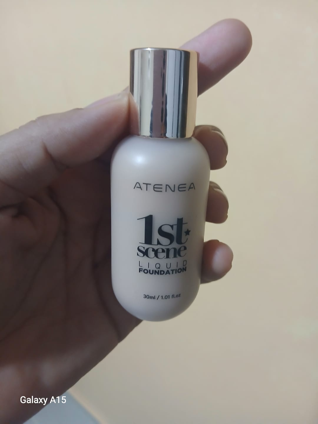 Customer photo review of BASE DE MAQUILLAJE LÍQUIDA 1ST SCENE