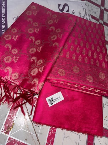 Customer photo review of Pink Dracula Buti Banarasi Silk Suit