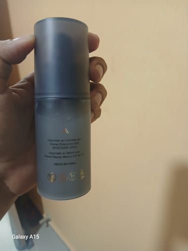Customer photo review of FIJADOR DE MAQUILLAJE 1ST SCENE
