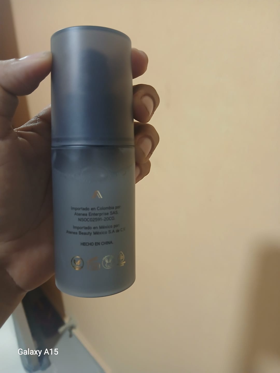 Customer photo review of FIJADOR DE MAQUILLAJE 1ST SCENE