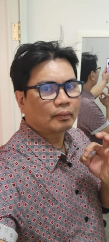 Customer photo review of Men's Button Up Rayon Beach Short Sleeve Shirt