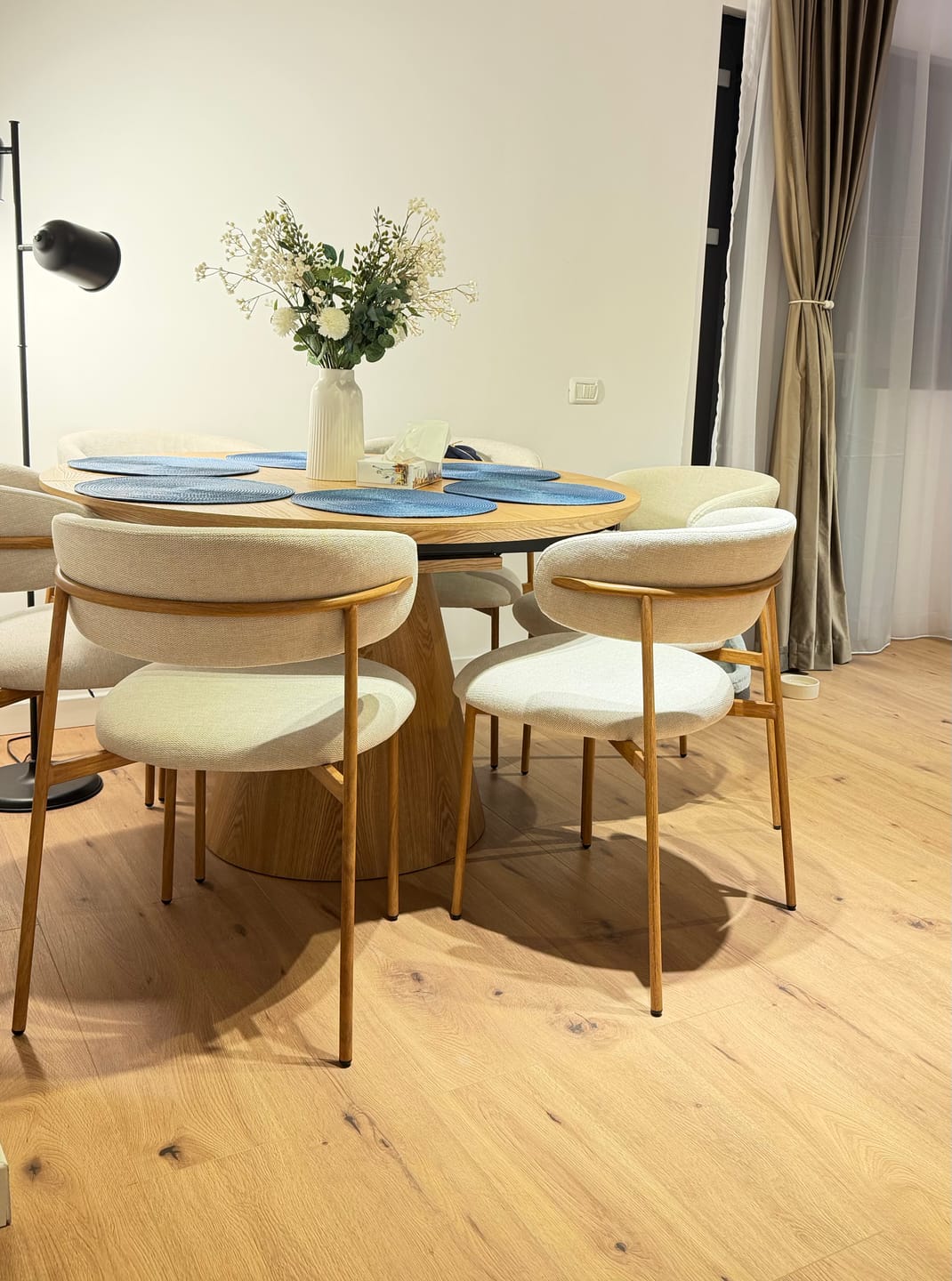 Customer photo review of Masa extensibila ANGEL II, stejar, 120/160x120x75 cm