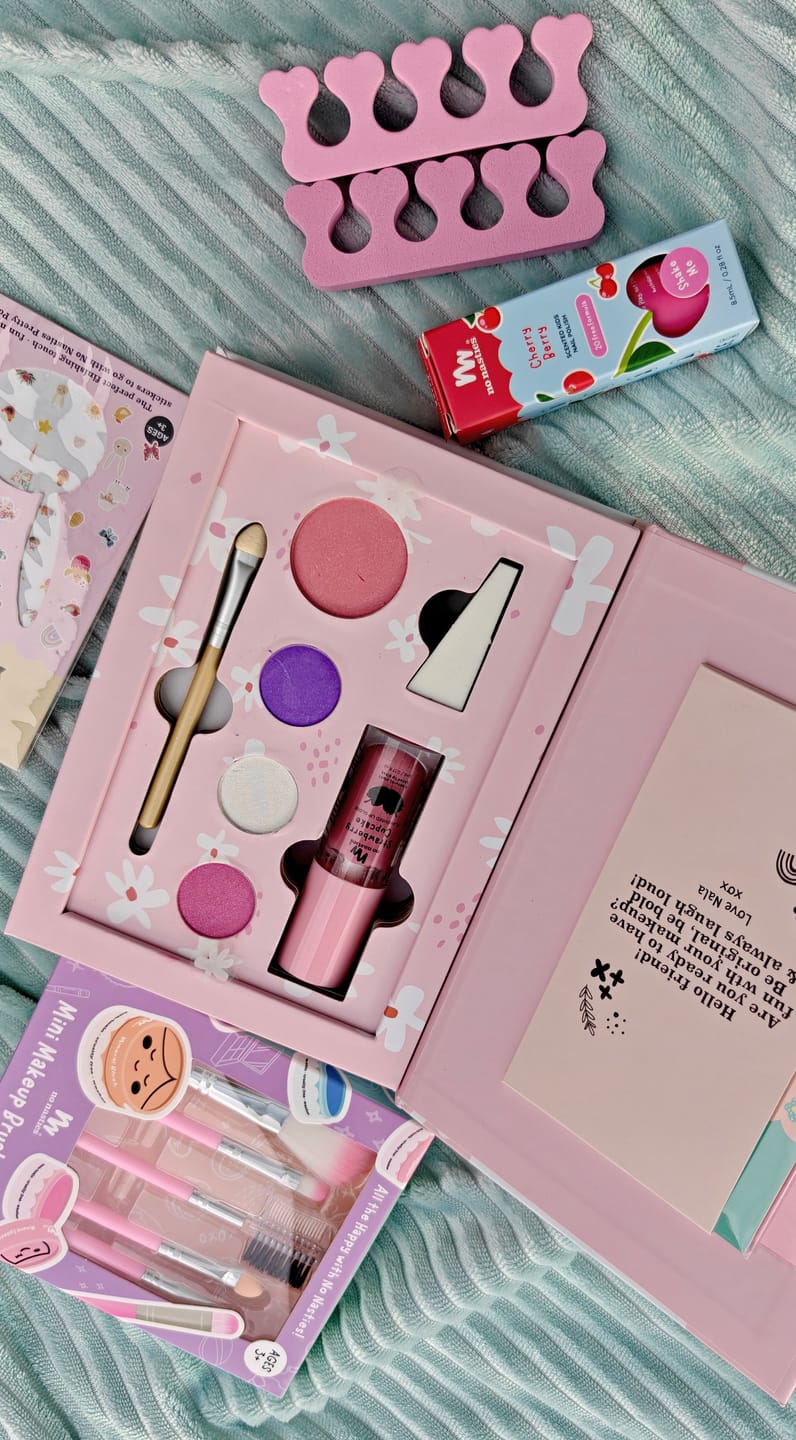Customer photo review of Nala Pink Natural Pressed Powder Kids Makeup Palette Kit