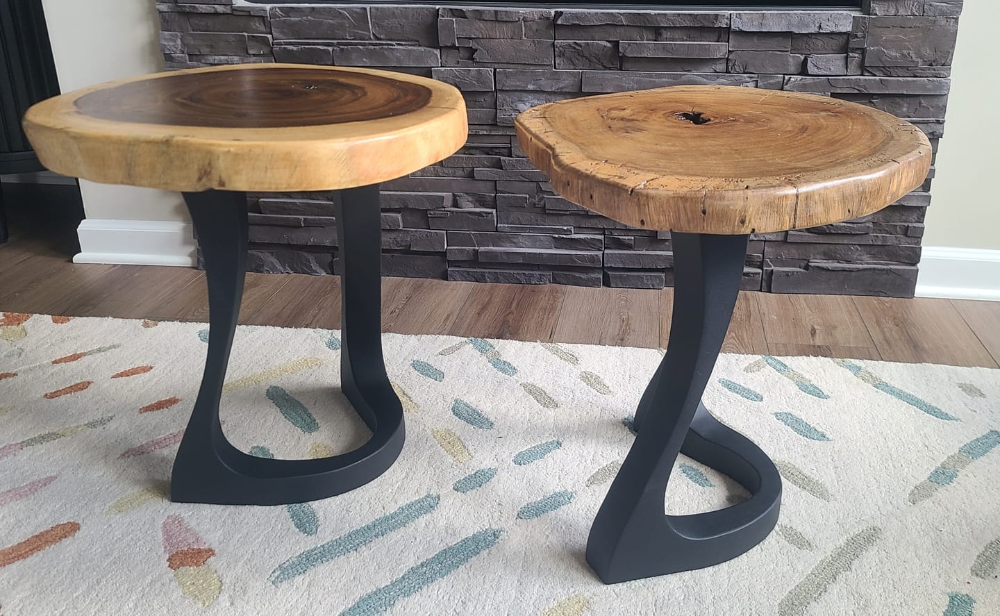 Customer photo review of Bench Legs 117/130 Uzar 16" H for Live Edge Table Top, DIY Projects