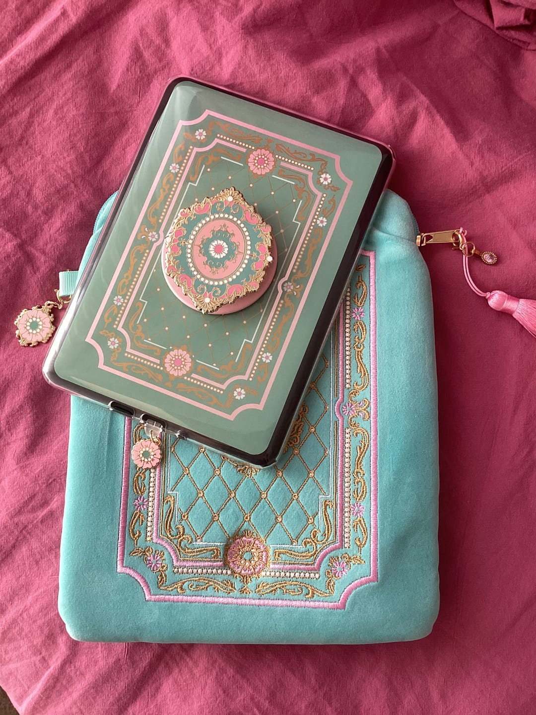 Customer photo review of Antoinette eReader Sleeve