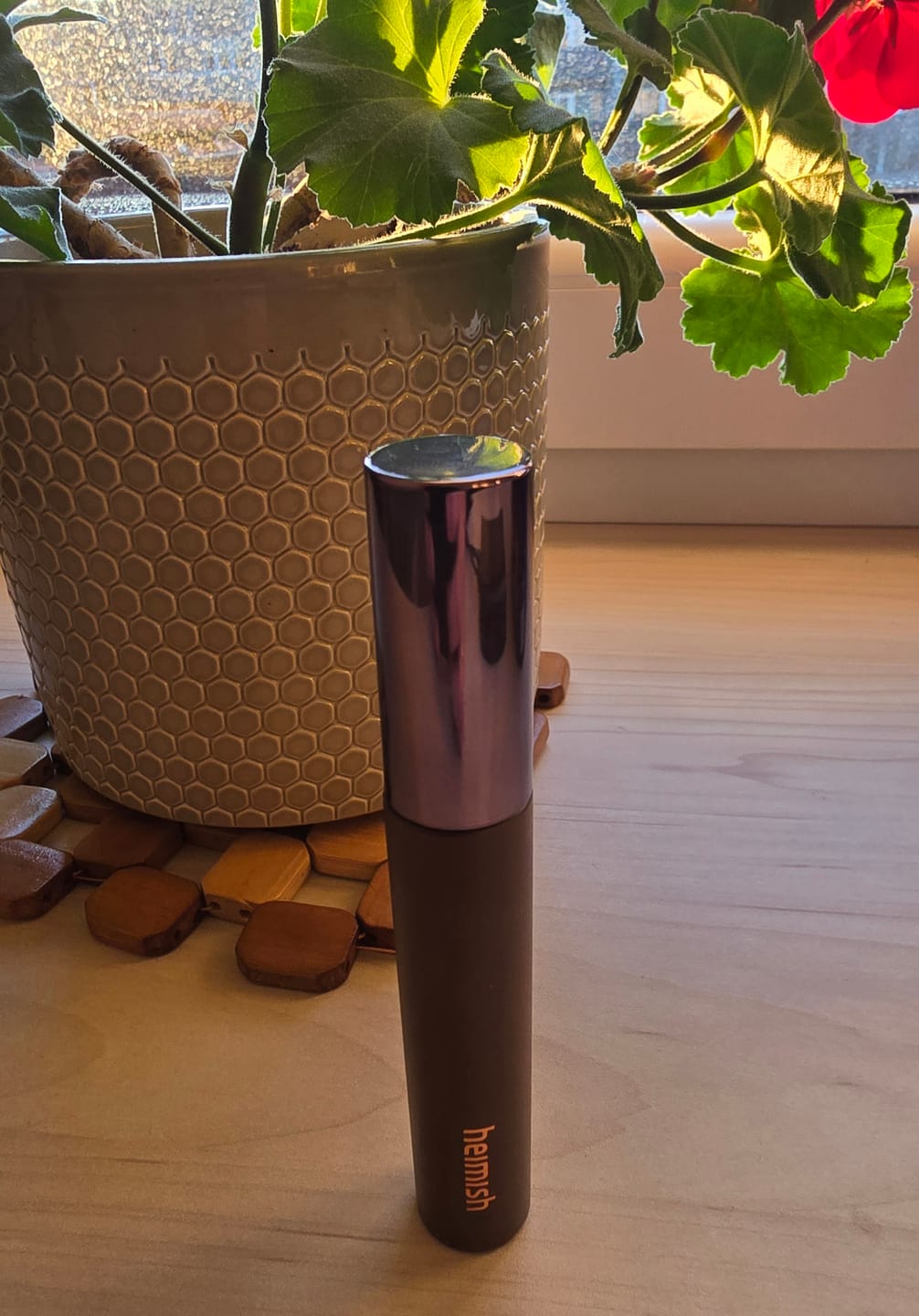 Customer photo review of Pagarinoša brūna skropstu tuša Heimish Dailism Smudge Stop Mascara Brown