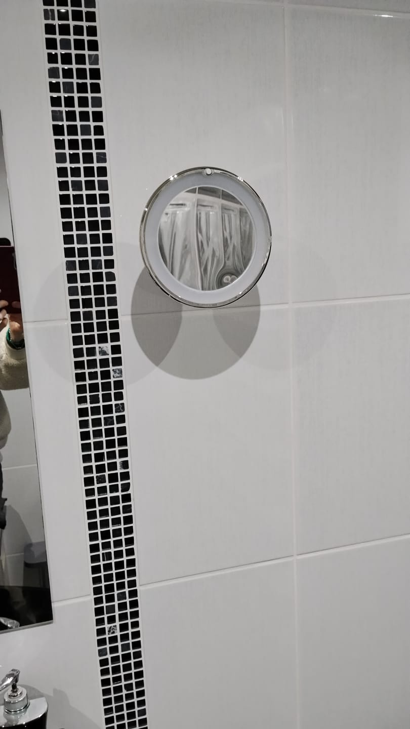 Customer photo review of Miroir Lumineux Grossissant