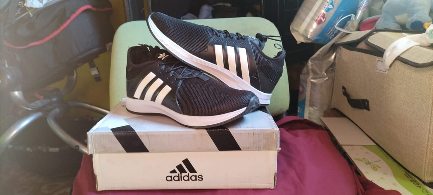Customer photo review of Tenis 018 Negro Blanco