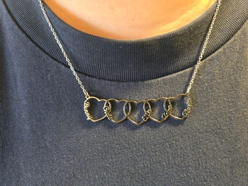 Customer photo review of Colar em Coração com Nome Personalizado