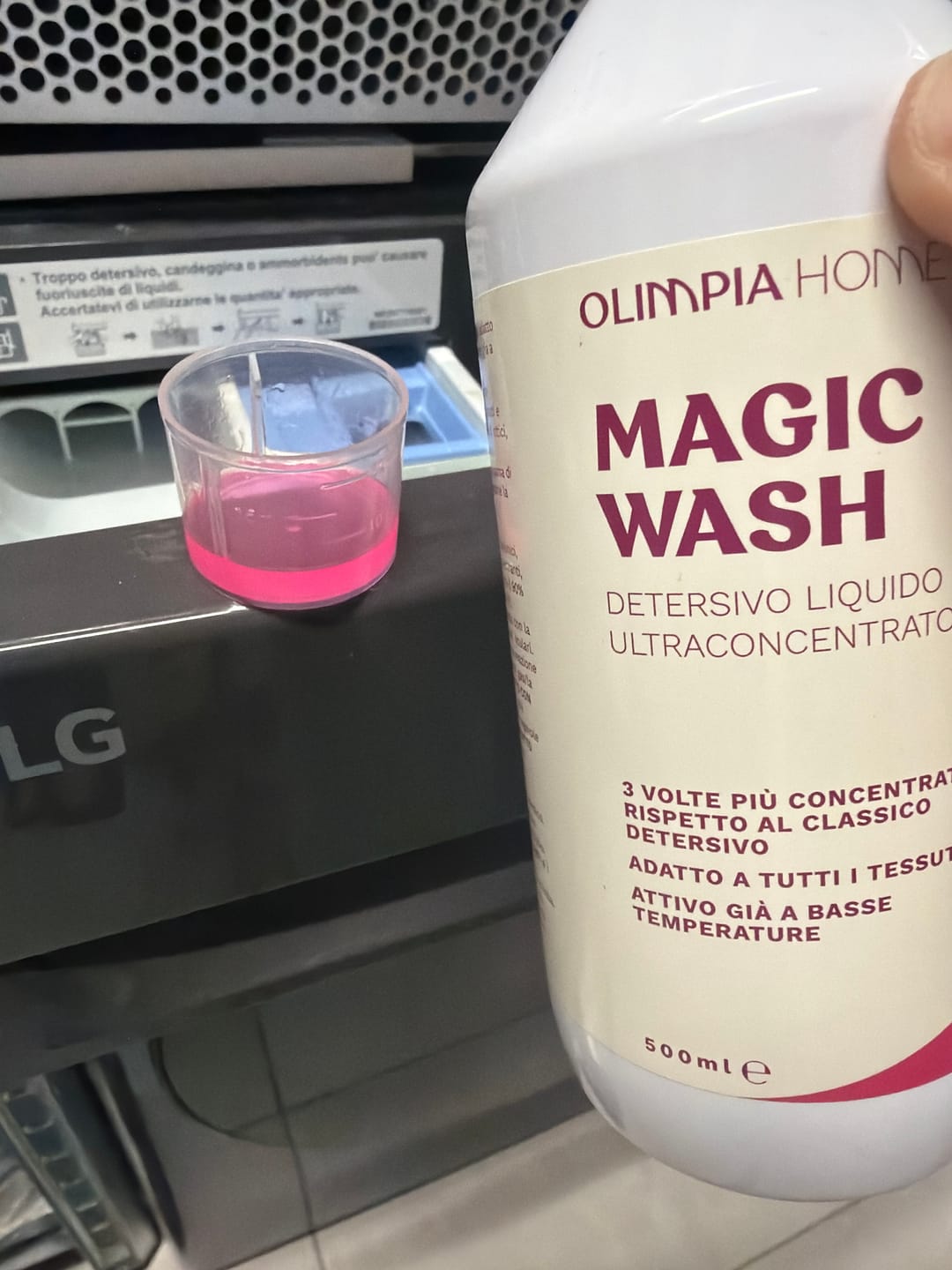 Customer photo review of Magic Wash Liquido - Il Detersivo Professionale per un Bucato Perfetto