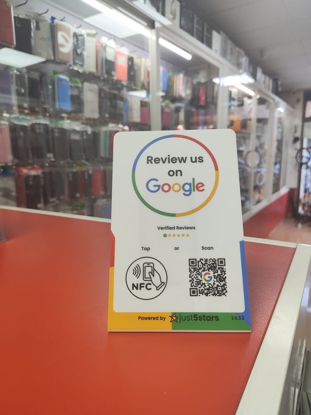 Customer photo review of Expositor Reseñas Google NFC & QR