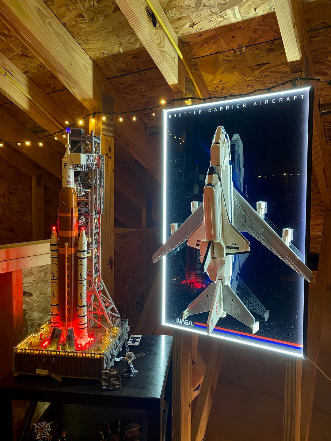 Customer photo review of Wall Display Frame for LEGO® ICONS 10360 Shuttle Carrier Aircraft