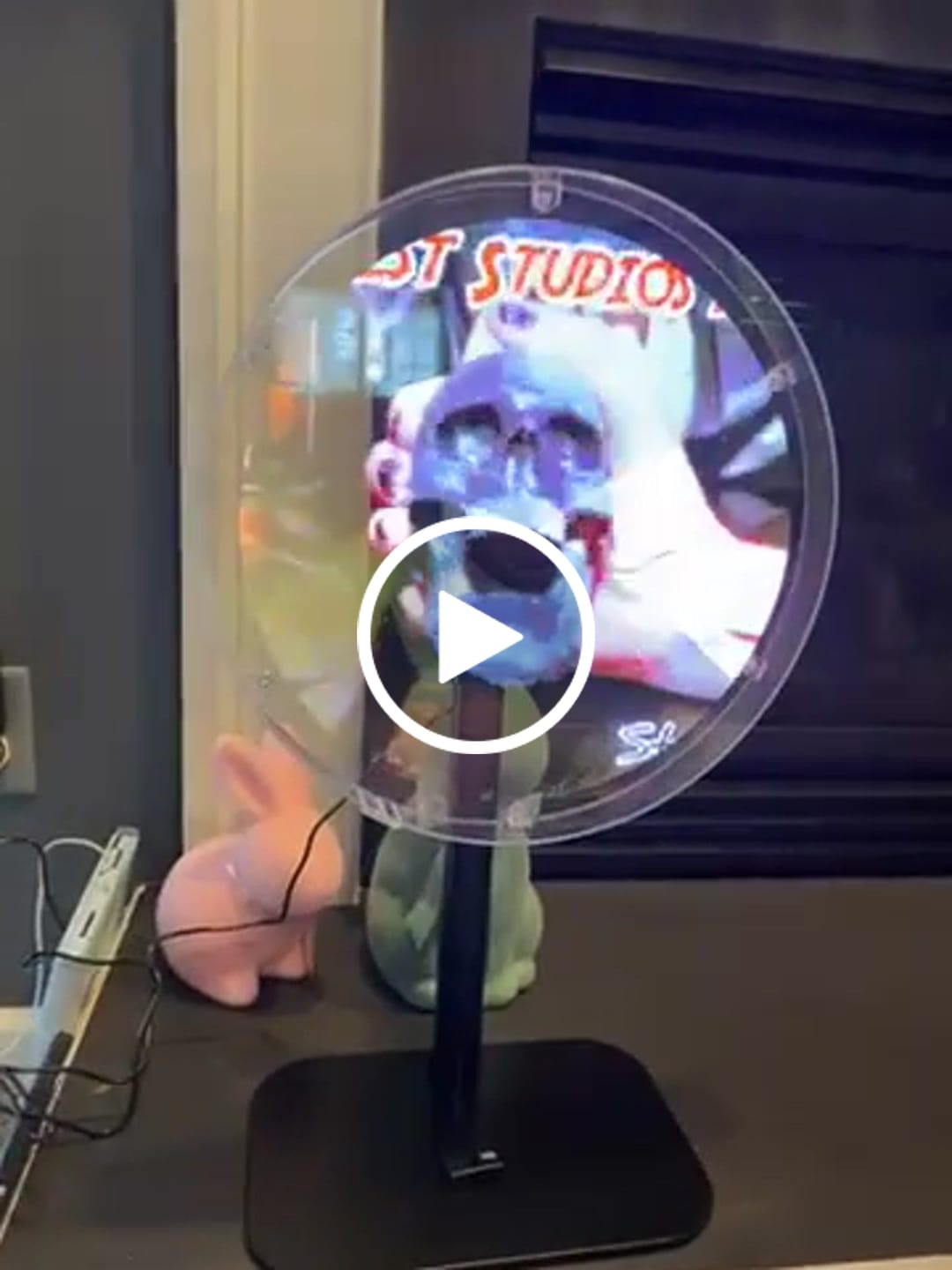 Customer video review of L1 Holographic Fan 12.5"