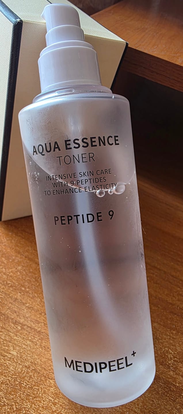 Customer photo review of Peptīdu toneris-esence priekš nobriedušai ādai Medi-Peel Peptide 9 Aqua Essence Toner