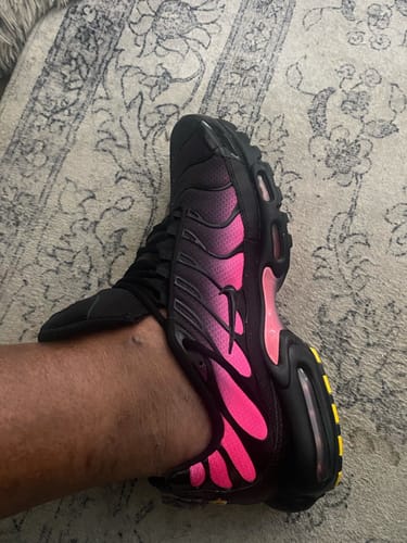 Customer photo review of Nike Air Max Plus TN 'Hyper Pink' Men's