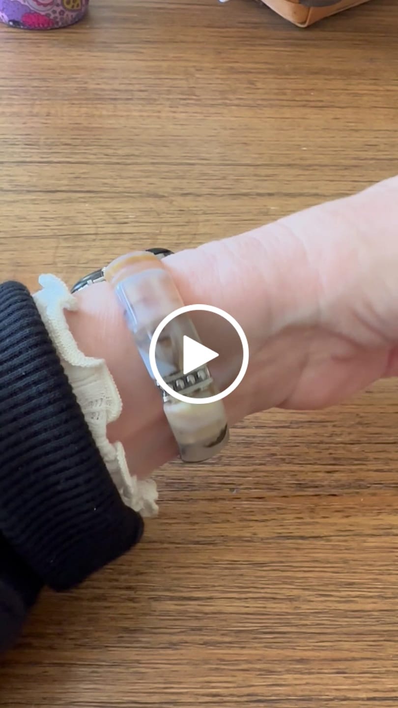 Customer video review of Sacred Sands Agate Stretch Apple Watch Strap