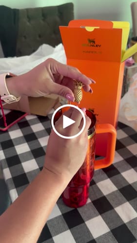 Customer video review of Stanley 1913 x LoveShackFancy Quencher H2.O Flowstate™ Tumbler with Handle | 1.18L